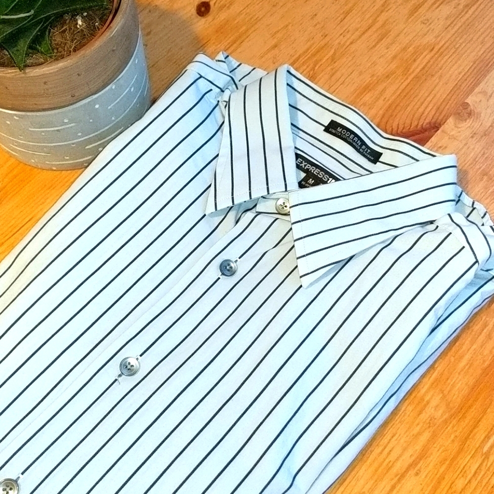 Express 1MX: Men's Dress Shirt..New